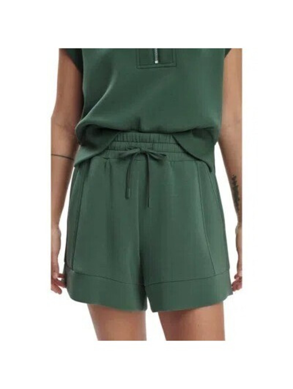 Varley DoubleSoft Atrium High Rise 4.5" Shorts in Green